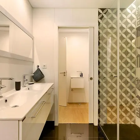 Quiet Under The Trees エストリル