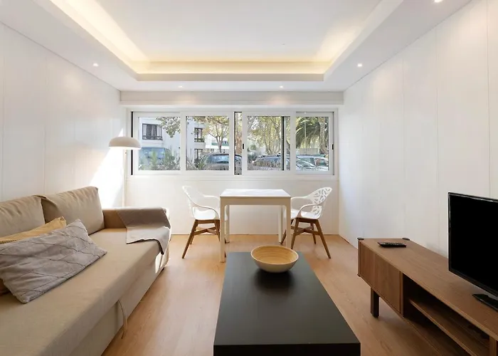 Quiet Under The Trees 埃斯托利尔