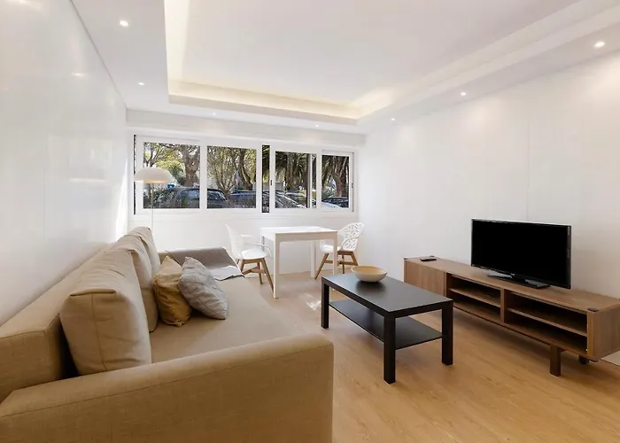 Quiet Under The Trees 埃斯托利尔