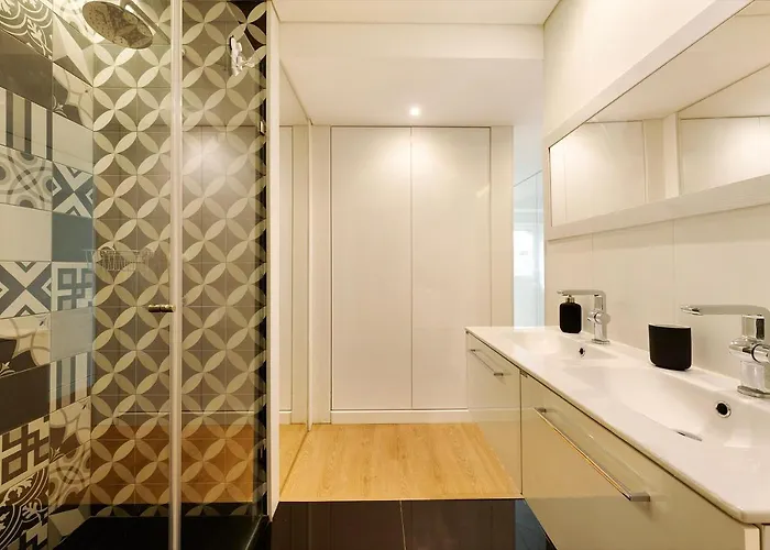 Quiet Under The Trees * 埃斯托利尔